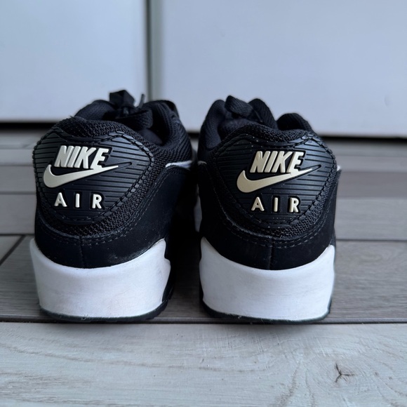 Nike Air Max 90 Women's Shoes - Picture 6 of 8